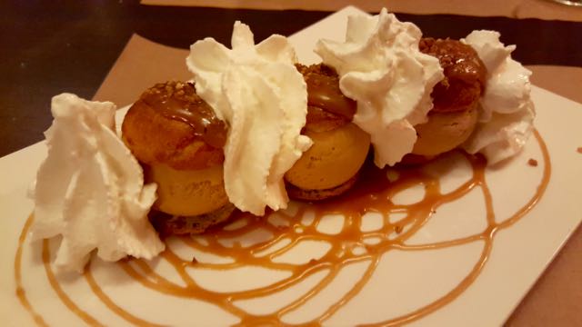Profiteroles Caramel.